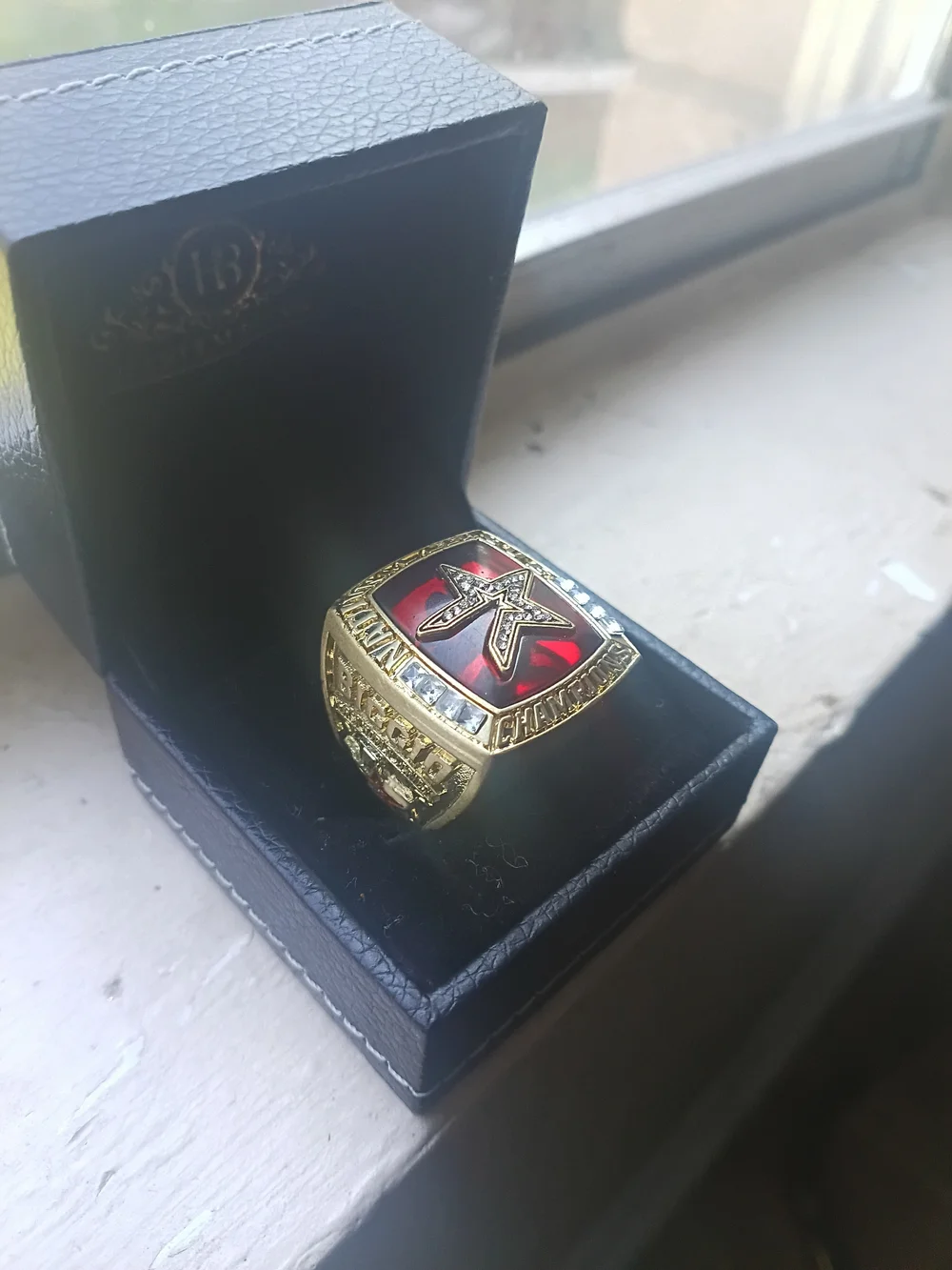 N/A gold tone